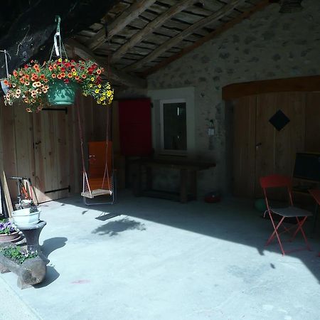 Montmaur-en-Diois La Grange D'Agnes Bed & Breakfast エクステリア 写真