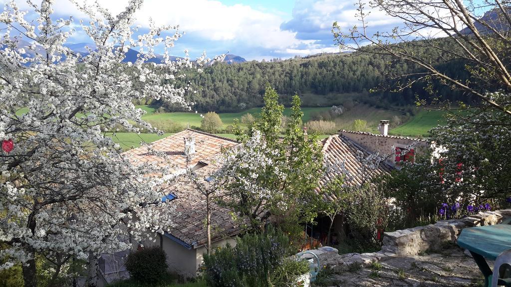 Montmaur-en-Diois La Grange D'Agnes Bed & Breakfast エクステリア 写真